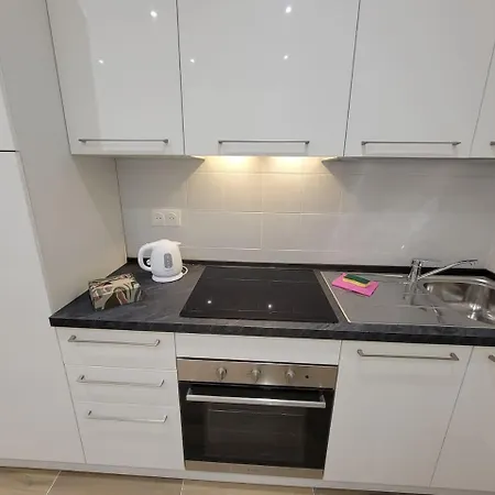 Fleur De Sel -Menton City Center Studio Apartment דירה