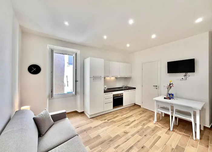 Fleur De Sel -Menton City Center Studio Apartment *