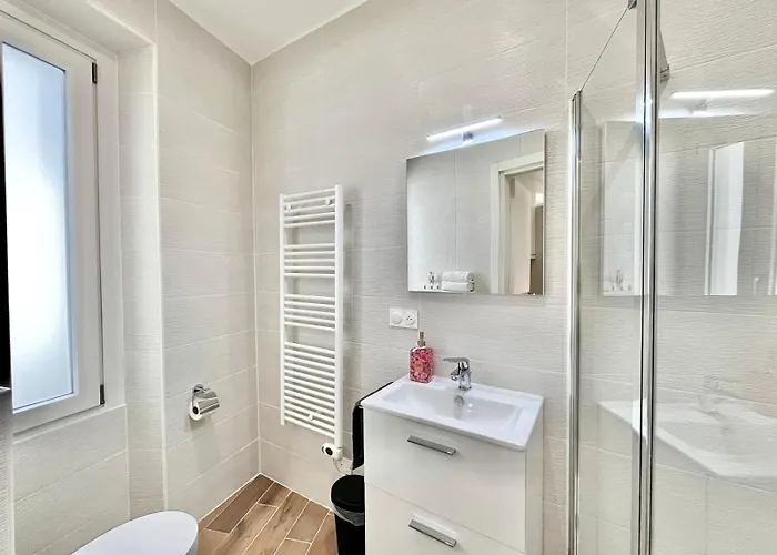 Apartment Fleur De Sel -Menton City Center Studio Apartment